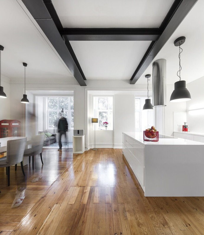 Ressano Garcia Duplex / João Tiago Aguiar Arquitectos
