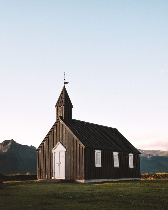Buoakirkja Black Church, Islande