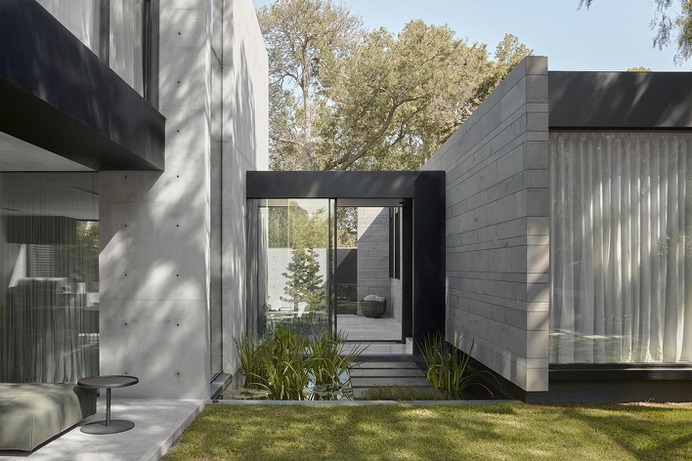 Park House is a minimalist, art-filled family home in Melbourne

