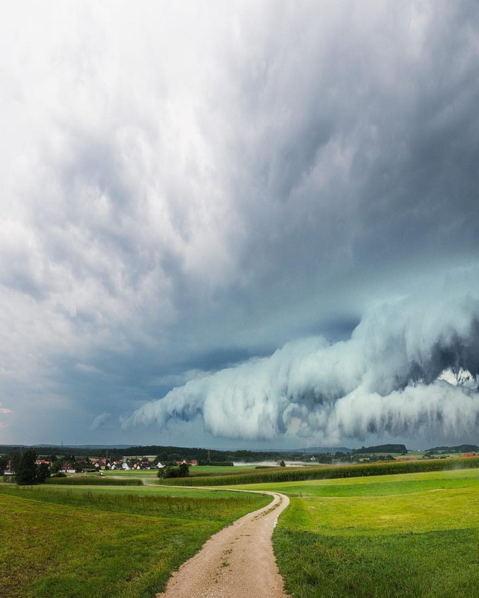 Spectacular Weather and Storm Photography by Jonas Piontek