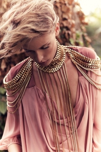 Merde! - Fashion photography (viaÂ petals-avenue) #fashion