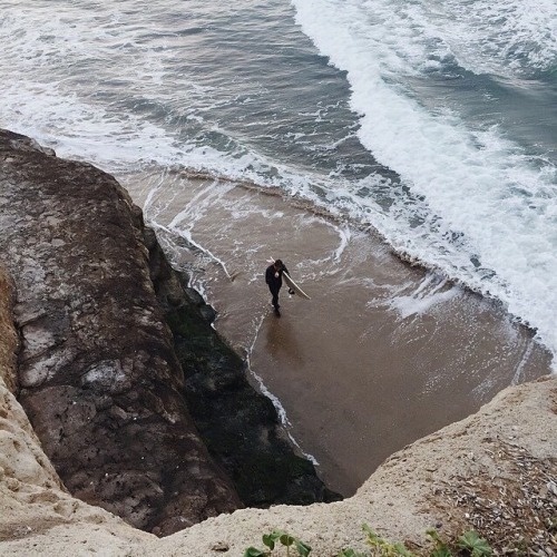 unitedbyblue: Pleasure Point, CA. #bluemovement photo por @garrettspindler (en unitedbyblue.com)