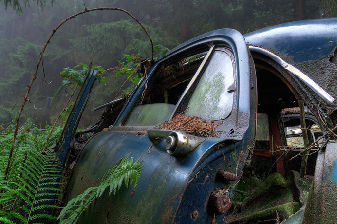 Chatillon (6) | Flickr - Photo Sharing! #car #decay