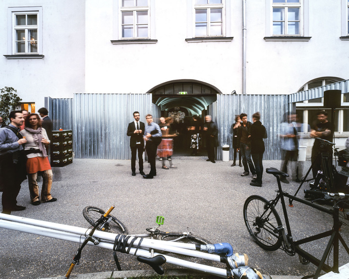 SUPERSTERZ | 'Fortress of Backyards' Festivalzentrum steirischer herbst 2014