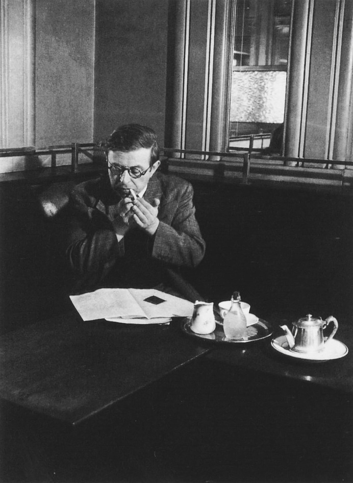 / Brassaï , Jean-Paul Sartre et Simone de Beauvoir, Café de Flore, Paris, 1944