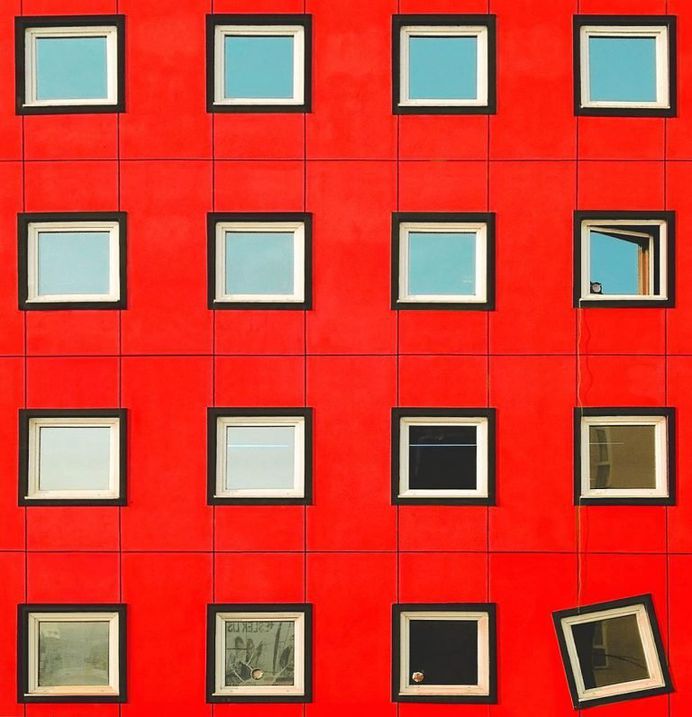 Yener Torun Captures Minimal and Vibrantly Coloured Walls and Buildings