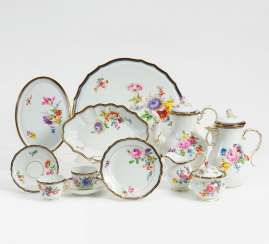 Meissen coffee service with floral decoration and a cobalt blue border for 8 people #porcelain