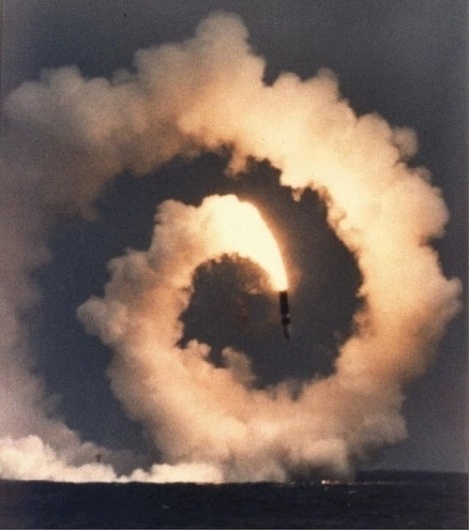 tumblr_lew9l3Xcis1qesetlo1_500.jpg 500×565 pixels #missile #photography