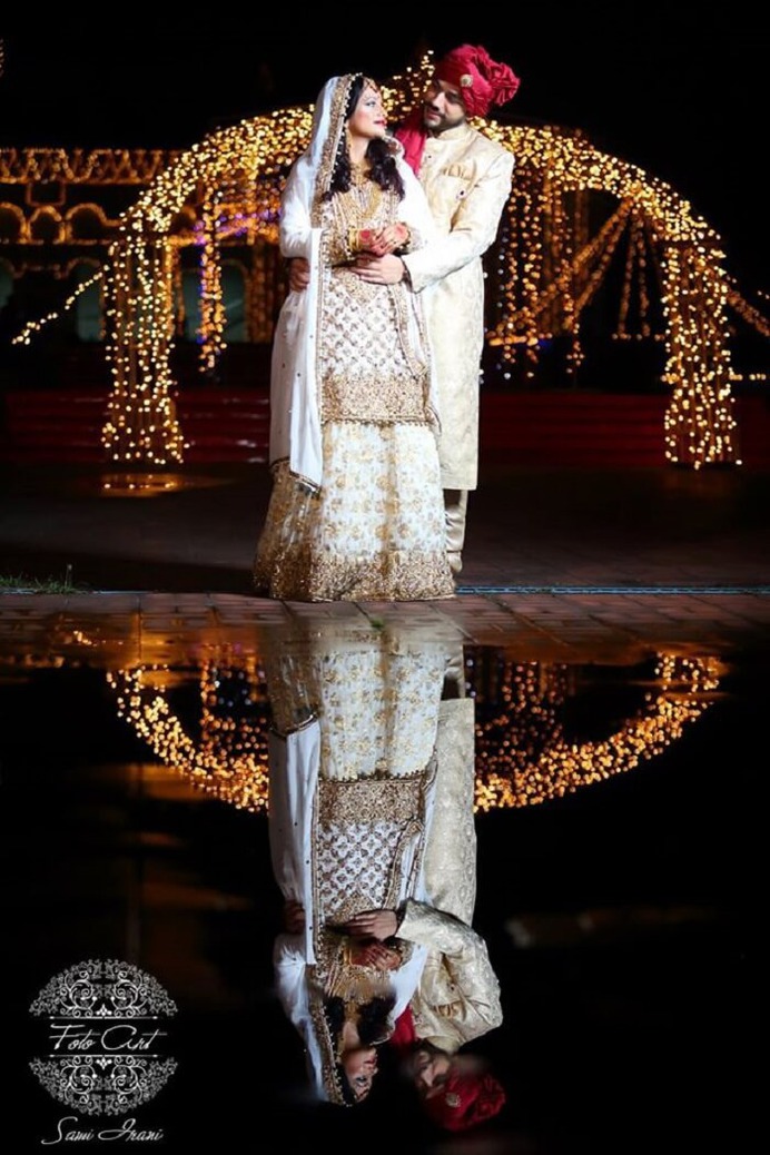 Some Best Mesmerizing Off-Beat Mirror Wedding Poses You Must Have Them for Your Wedding