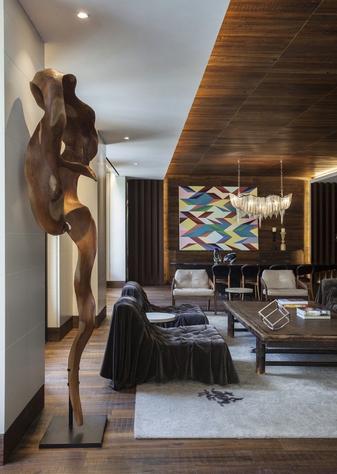 Barcelona Apartment Features an Intimate, Warm and Eclectic Interior 2