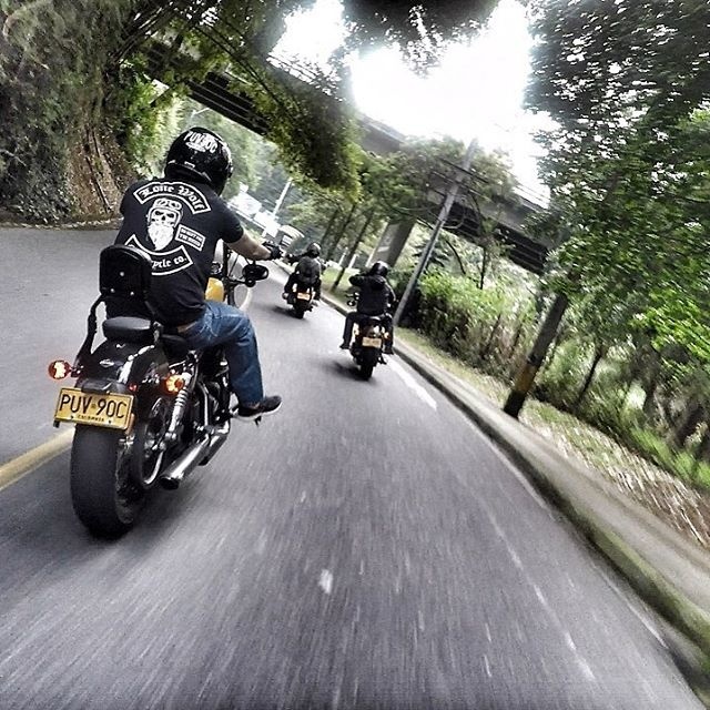Just another day in paradise. Climbing hills and getting away from the city.👊🏼 #HappySaturday #GoOutAndRide