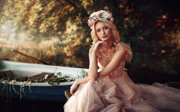 Beauty and Artistic Female Portraits by Maksim Kuzin