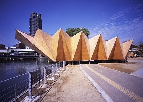 FFFFOUND! | ryuichi ashizawa architects: bamboo forest and huts with water #folds #wood #architecture