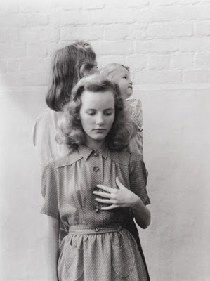 Google Reader (1000+) #blackwhite #photo #retro #girls #vintage