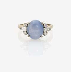 STAR SAPPHIRE RING WITH DIAMONDS