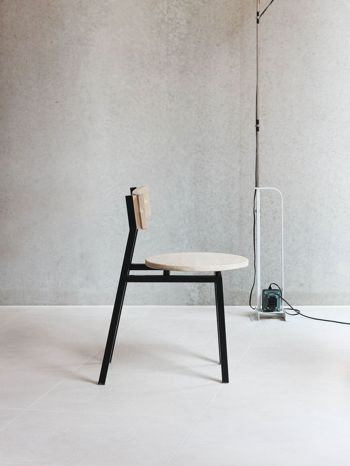 Diskus Chair by Hayo Gebauer