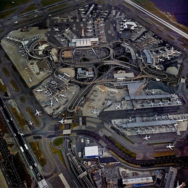 CJWHO ™ #design #photography #plane #art #airport