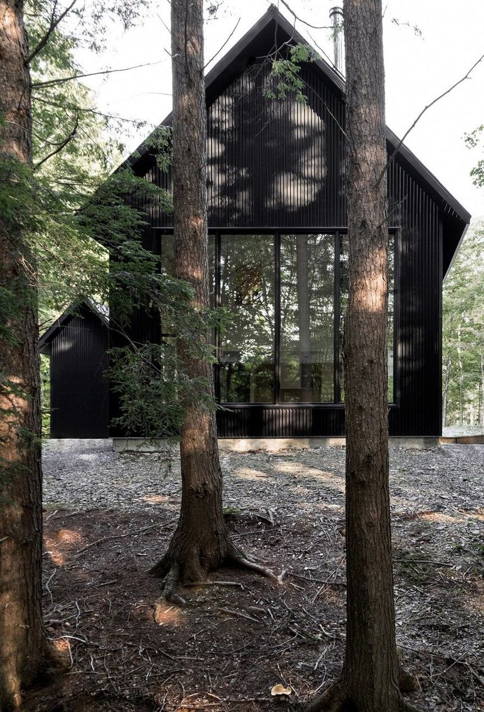 Grand Pic Cottage Hidden in the forest of Quebec 1
