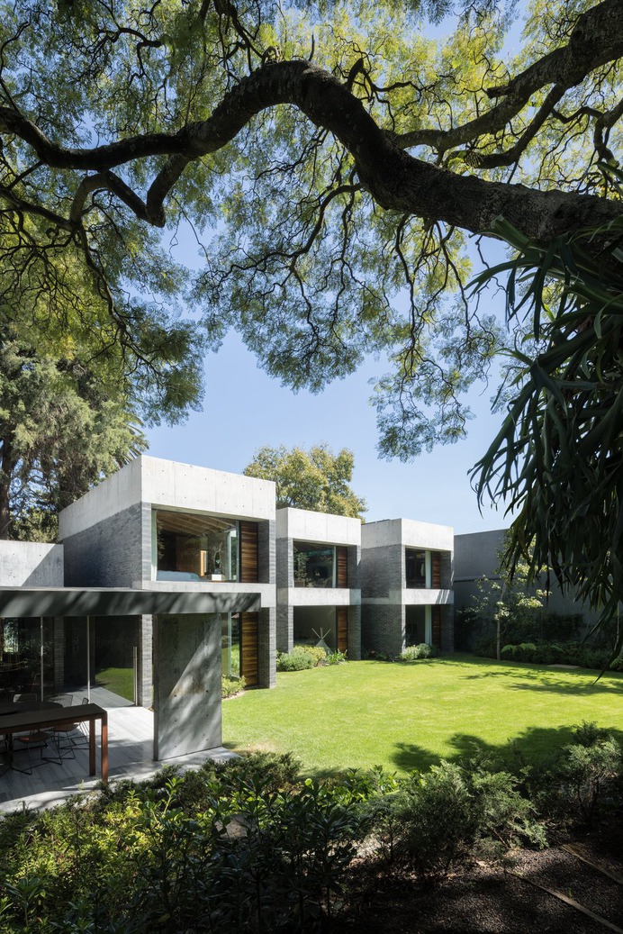 Estudio MMX CMR House Exterior