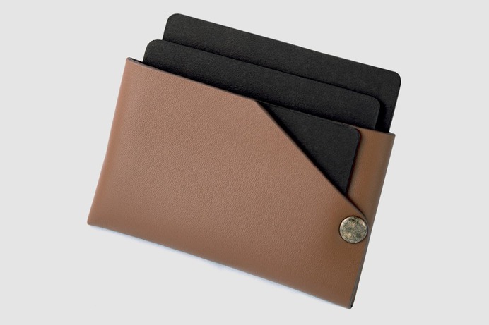 Understate wallet | brown #wallet #brown #fashion #minimal #leather #simple #significant #cardholder #slim #packaging #understated