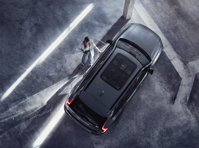 Volvo XC90 R-Design • Photogrist Photography Magazine