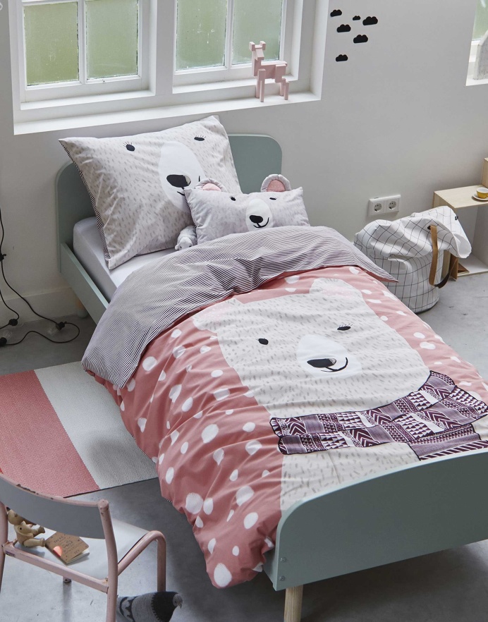 #bedding #bed #pillow #quilt #bedroom