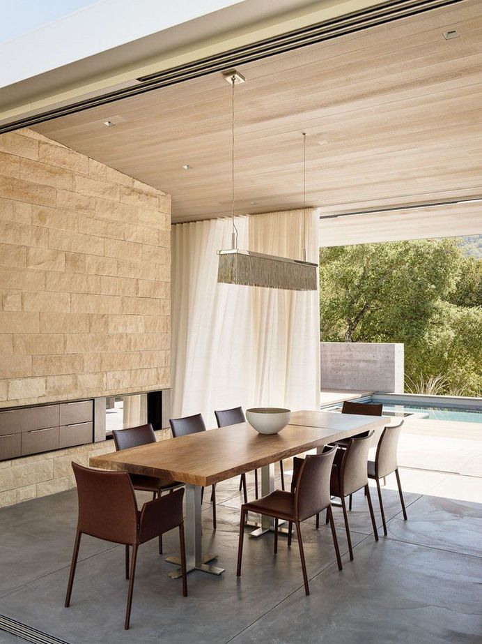 This Ranch Retreat Was Designed Around A 100-Year-Old Oak Tree 9