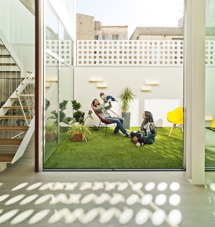 FM House by La Errería Architecture Office