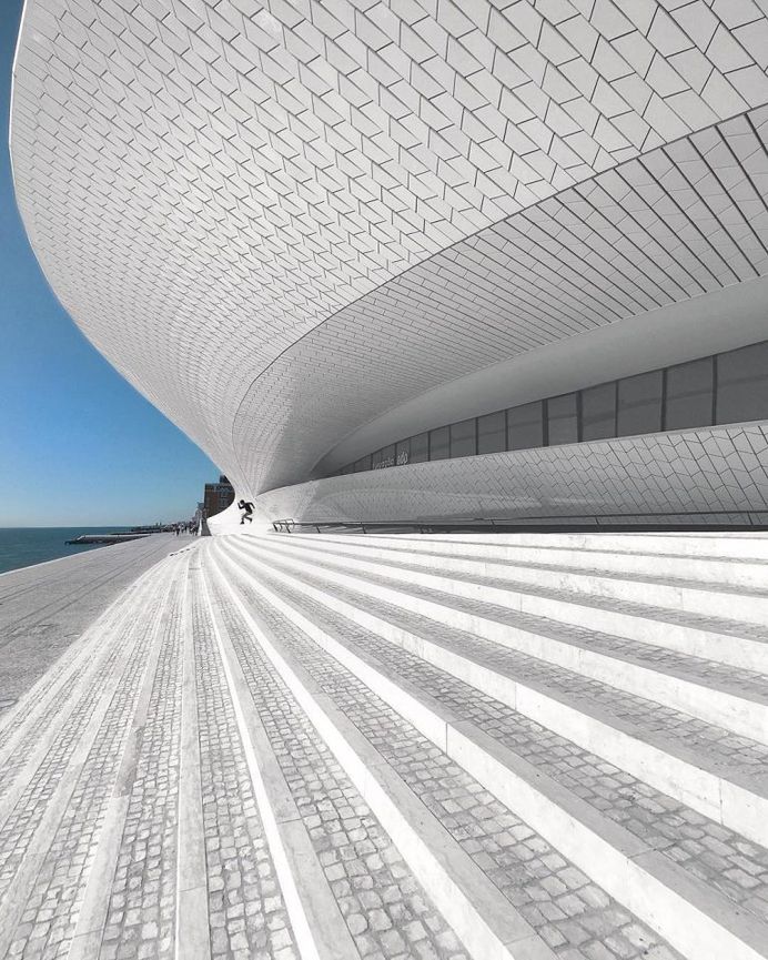 Minimalist Architectural and Urban iPhoneography by Andy Hendrata