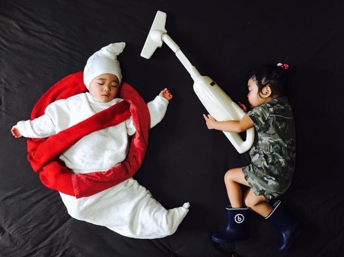 Ayumi Omori Captures Her Sleeping Twins In Imaginative Scenes