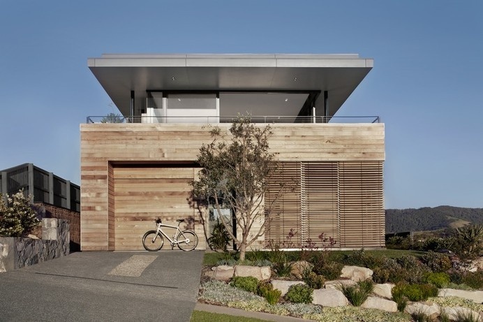 Modern Beach House Camouflaged as Driftwood Box: Lamble Residence #beach #architecture #house #modern
