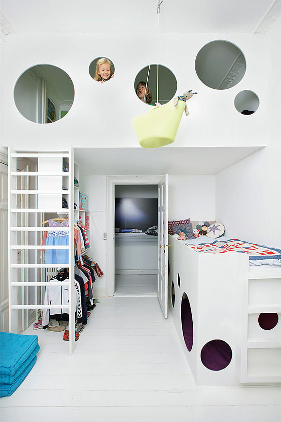 A suspended bunk bed in a kid's room cleverly designed for a small space #interior #design #decor #deco #decoration