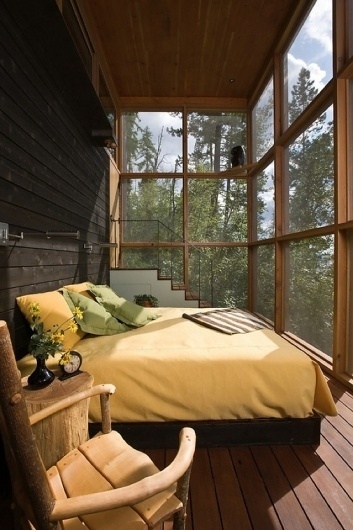 cottage decorating / Now this is a sleeping porch! #interior #bedroom #house #porch