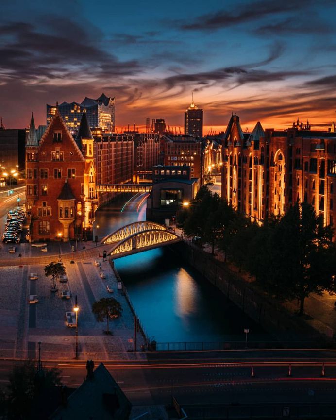 Breathtaking Street Photos of Hamburg by Boris and Sandro Erceg