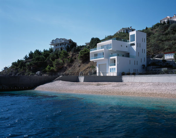 Yacht House by Robin Monotti Architects #modern #design #minimalism #minimal #leibal #minimalist