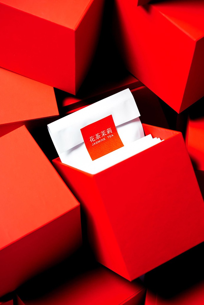 ZIRUO Gift-Box Packaging - Mindsparkle Mag Design by ENJOY DESIGN LAB (Director:verney / Designer_GINO) Photo:HAY #packaging #identity #branding #design #color #photography #graphic #design #gallery #blog #project #mindsparkle #mag #beautiful #portfolio #designer