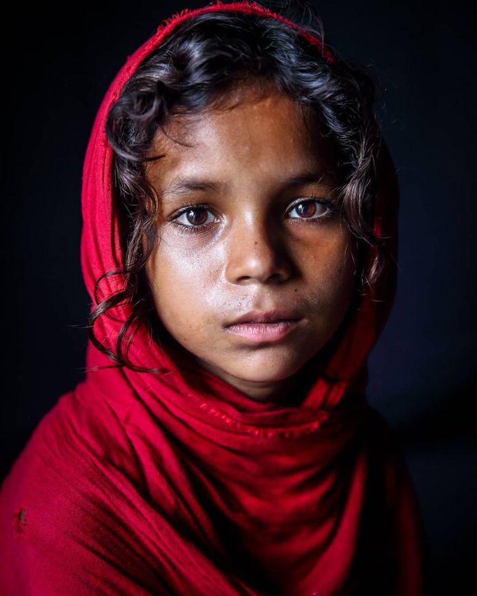 Powerful Documentary Street Kids Photography by Mou Aysha