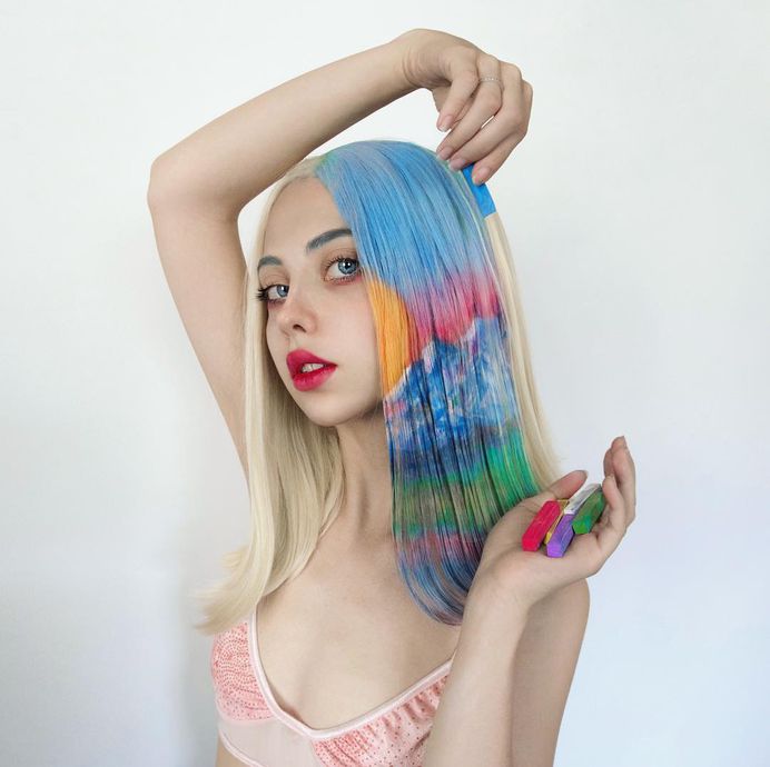 Meet Ellen Sheidlin, Trashy and Gothic Instagram Star With More Than 3.6 Million Followers