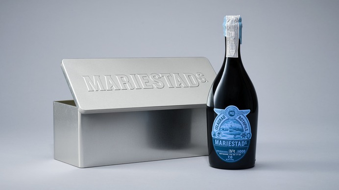 Mariestads beer packaging - Mindsparkle Mag Limited edition series of beers designed by Neumeister from Sweden for Mariestads. #packaging #logo #identity #branding #design #color #photography #graphic #design #gallery #blog #project #mindsparkle #mag #beautiful #portfolio #designer