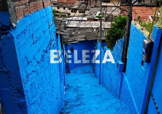 floating-graffiti5 | Fubiz™ #graffiti #signage #perspective #typography