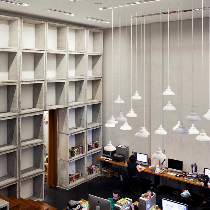 Casa REX Office Is Designed to Highlight the Process of Demolition