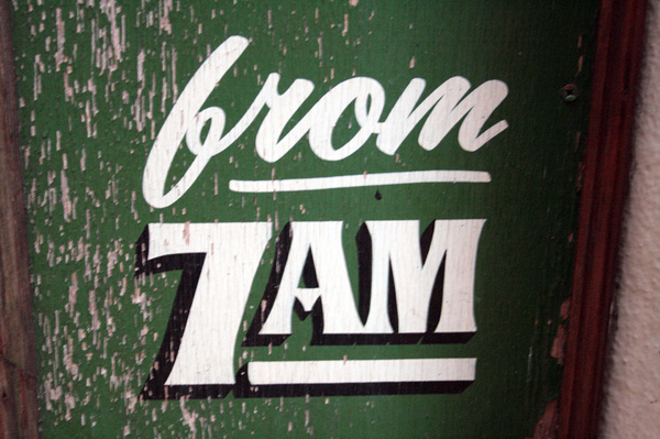 http://www.vernaculartypography.com/files/gimgs/51_mwvernacular typographygb120.jpg #sign #painting
