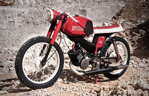 Cafe Racer #red #racer #cafe #vintage #bike #motorcycle