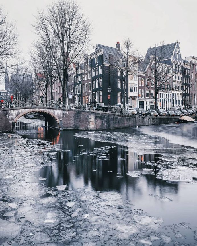 Stunningly Beautiful Street Photos of Amsterdam by Een Wasbeer