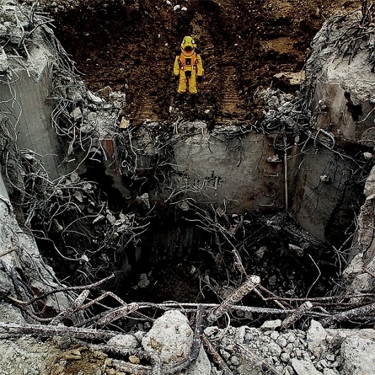 YAMAMOTO GENDAI #spacesuit #photography #destruction