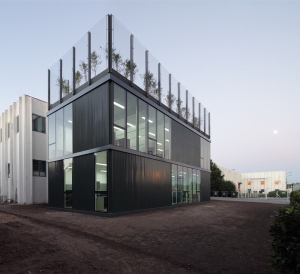 Hydro Aluminum Industrial Pavilion / Daniel Silberfaden + Adamo Faiden #terrasse