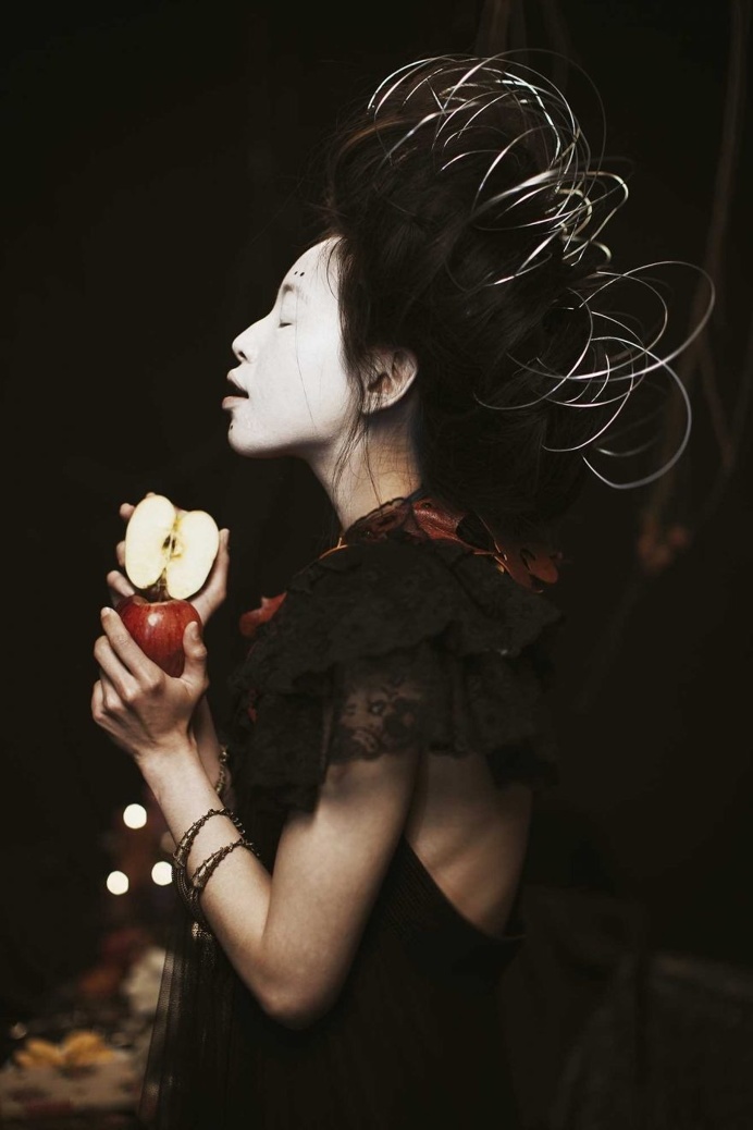 Conceptual Portrait Photography by Riccardo La Valle