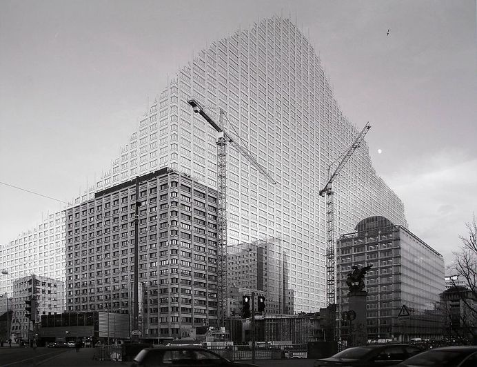 Franz Riedl - Architekturerweiterungen (2012) Raiffeisenbank #urban #graphic