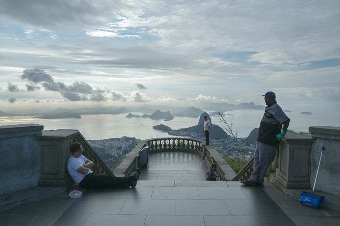 Oliver Curtis Captures The World's Famous Monuments Taken The Other Way