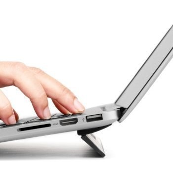 Easily prop up your laptop on the go with this minimalist Laptop Flip Stand. #stand #laptop #modern #design #flip #product #industrial #style